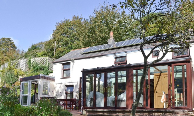Mount Hawke Cottage | 3 bedroom accommodation in Mount Hawke, near St Agnes