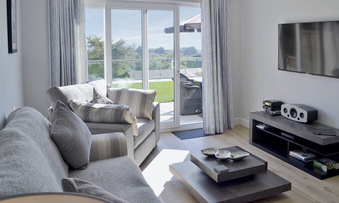 Par Cottage | 3 bedroom accommodation in Polmear, near Par