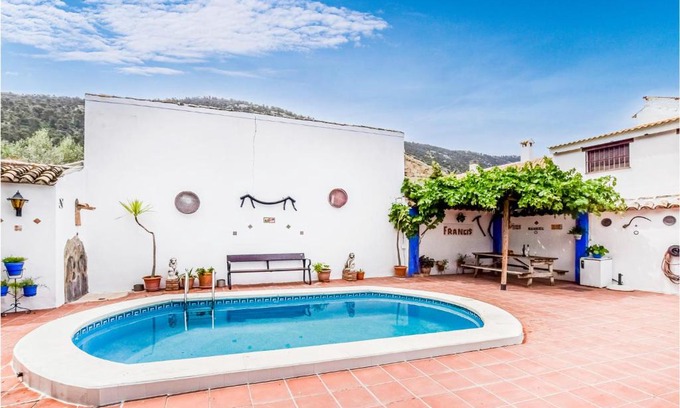 Rute House | 3 Bedroom Amazing Home In Rute