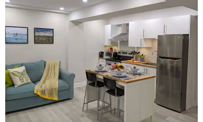 Cote-Saint-Luc Apartment | 3 bedroom Apartment - Recently Renovated!