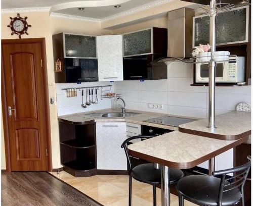 Dnipro Apartment | 3-bedroom apartment Most City area