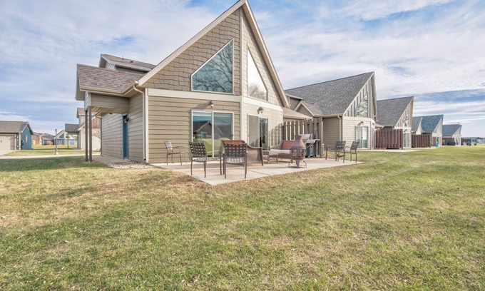 Spirit Lake Cabin | 3-bedroom Cabin 13 in Bridges Bay, with on site eating and in/outdoor pool.