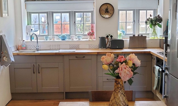 Honiton Cottage | 3 Bedroom Cottage - Hot Tub, Garden, Parking
