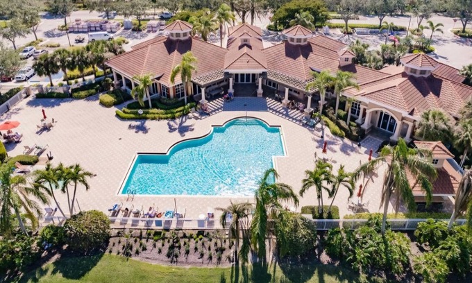 Villas House | 3 Bedroom - Fort Myers - Bell Tower Community - Prime Location