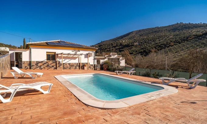 Iznajar House | 3 bedroom gorgeous home in Iznájar