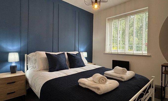 Shrewsbury House | 3 Bedroom Home near Royal Shrewsbury Hospital