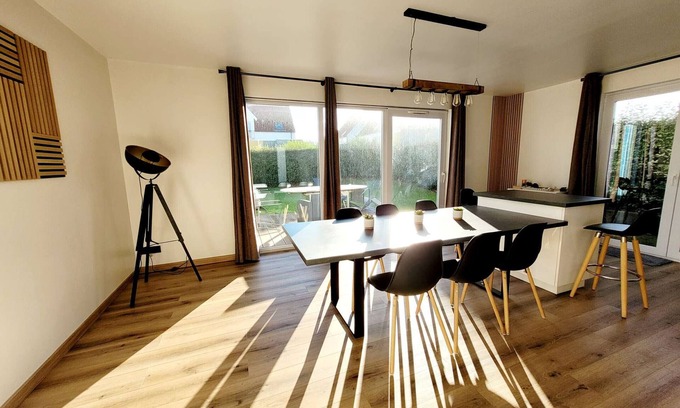 Wimereux Villa | 3-bedroom house garden parking near beach, WIFI, pets allowed