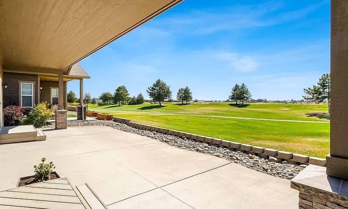 Stratford House | 3-bedroom house in charming Moses Lake with AC, fitness room, WiFi