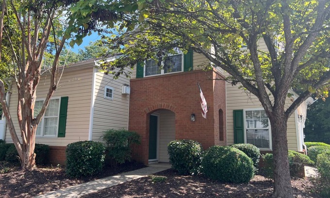 Woodstock House | 3-bedroom house in charming Woodstock GA