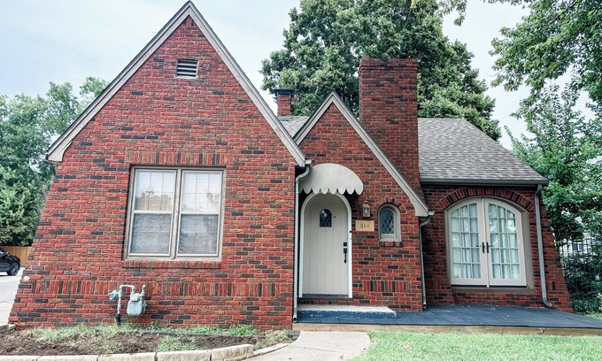 Wichita House | 3-bedroom house in enjoyable downtown Wichita