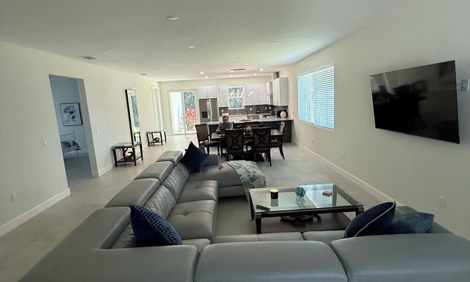 Fruitville House | 3-bedroom house in fabulous Sarasota with AC
