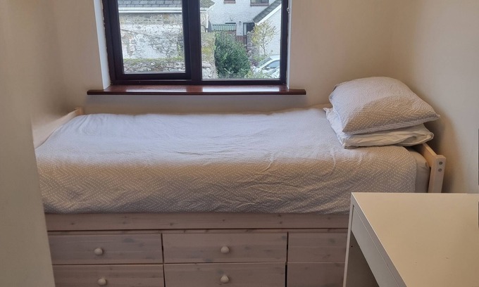 Ardee House | 3 bedroom house in the heart of Ardee with WiFi. Leave the car at home!