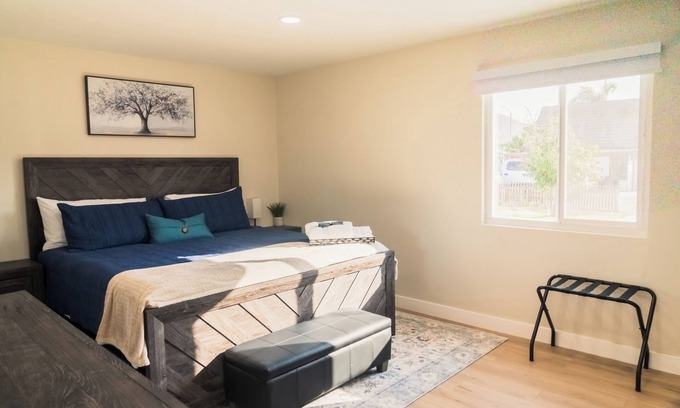 La Sierra Hills House | 3 Bedroom House, King Bed, Full Kitchen, BBQ Grill