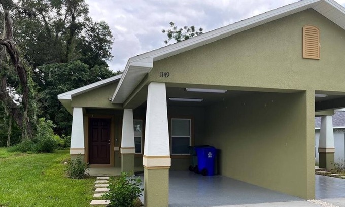 Lakeland Apartment | 3 Bedroom Multi family 430727 by Houzlet