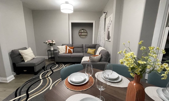 Hamilton House | 3- Bedroom near Tim Hortons Field, Hamilton