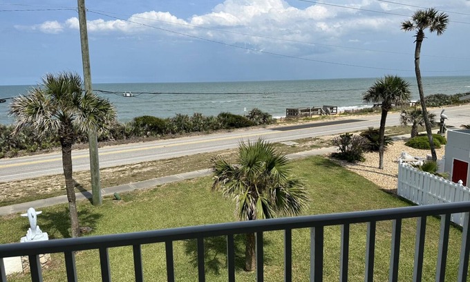 Ormond-by-the-Sea House | 3 bedroom Oceanview townhome with double car garage