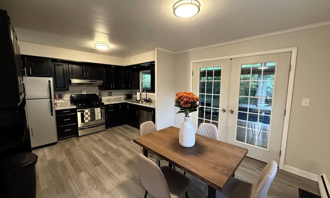 Park Forest Village House | 3-bedroom Penn State house walk to restaurants!