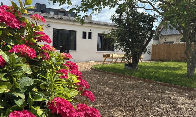 Luc-sur-Mer House | 3-bedroom seaside house with garden and parking. Pets welcome.