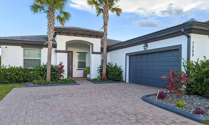Port Saint Lucie Apartment | 3 Bedroom Single family 431952 by Houzlet