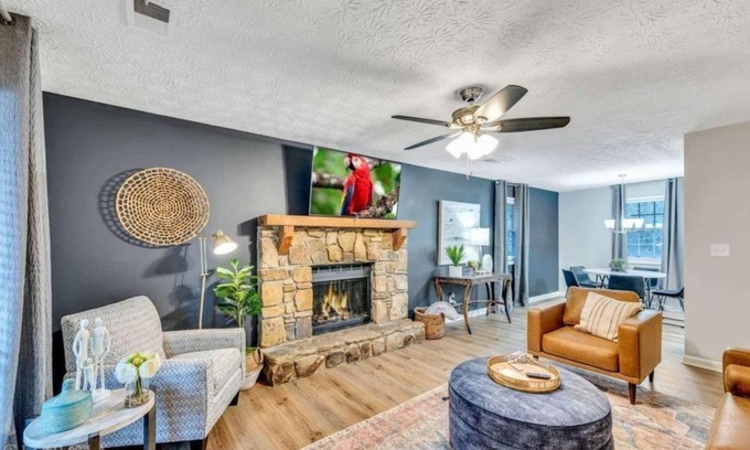 Marietta Apartment | 3 Bedroom Single family L-554121 by Houzlet