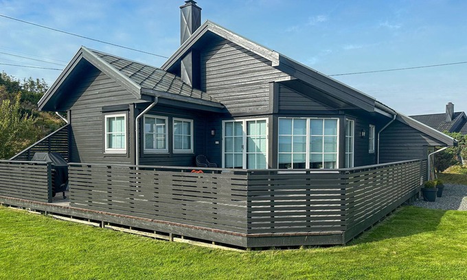 Radoy House | 3 bedroom stunning home in Bøvågen