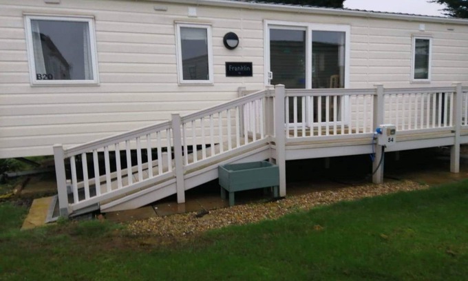 Heacham Ski Chalet | 3 Bedroom unit with Ramp Access linen included
