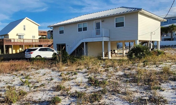 Toilla Segunda House | 3-bedroom vacation home steps to Pensacola Beach Beaches