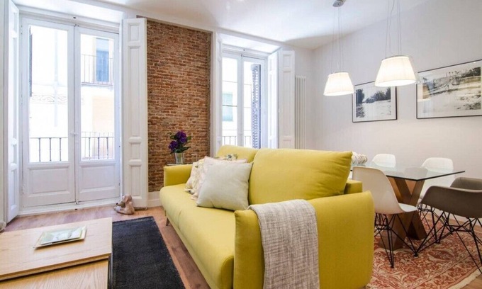 Embajadores Apartment | 3 bedrooms 2 bathrooms furnished - Anton Martin - comfy in downtown area