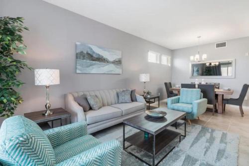 Bay Lake Apartment | 3 Bedrooms 2 Bathrooms Storey Lake 4751-308 Ct