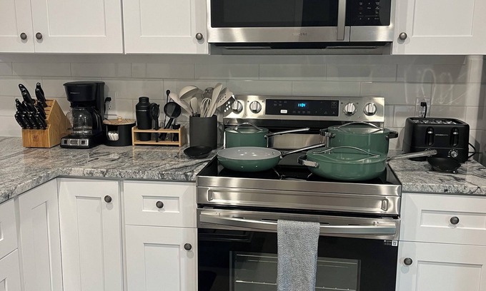Granite Shoals House | 3 blocks away from lake LBJ + onsite boat parking