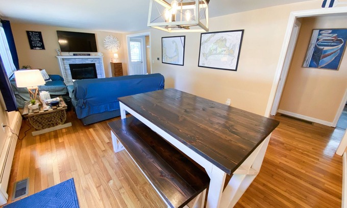 East Falmouth House | 3 BR, 1.5 Bath, OD shower - 4 Min. Dr To Beaches & 8 Min. to Island Queen Ferry!
