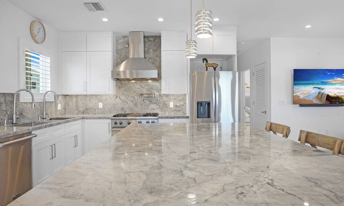 Twin Lakes House | 3-br Luxury home in Key Largo Water Front