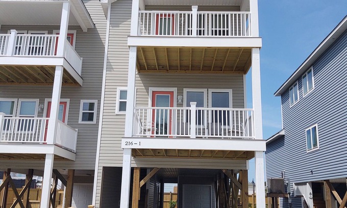 North Carolina Coast House | 3 BRs; ensuite baths; Close to Beach, Boardwalk; ready for Fun in the Sun