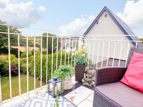 Slapton House | 3 Chantry Hill
