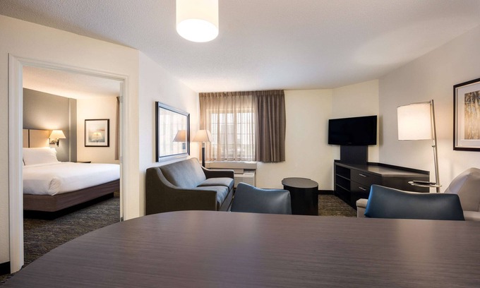 Irvine House | 3 Convenient Units! Fully Equipped Kitchen, Pets Allowed, Onsite Parking!