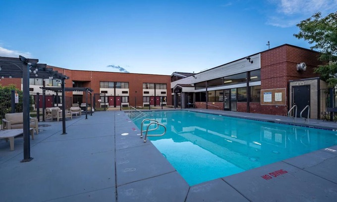 Cedar City Hotel | 3 Convenient Units! Pool, Free Breakfast! Near Southern Utah Museum of Art!