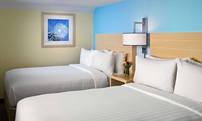 Middleburg Heights Hotel | 3 Family-friendly Units w/Kitchen! FREE Parking, Minutes to Crocker Park