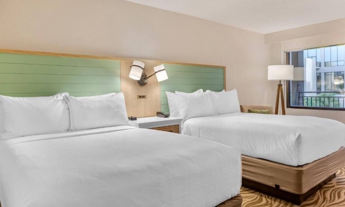 Lake Buena Vista Hotel | 3 Lake Buenas Vista Family Units: Disney-World Shuttle, Aquatic Playground