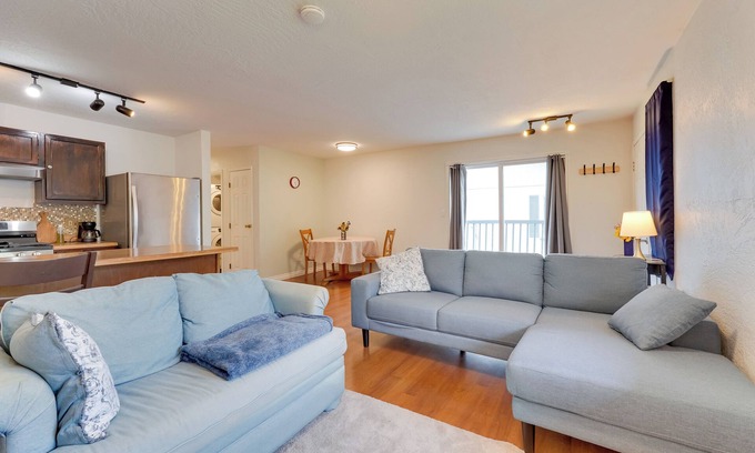 Abbott Loop House | 3 Mi to Alaska Zoo: Family Home in Anchorage!