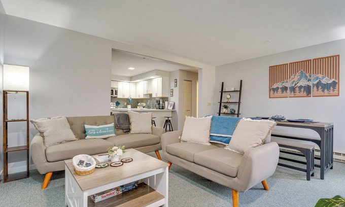 Mendon Condo | 3 Mi to Ski Slopes - Vermont Mountain Escape!