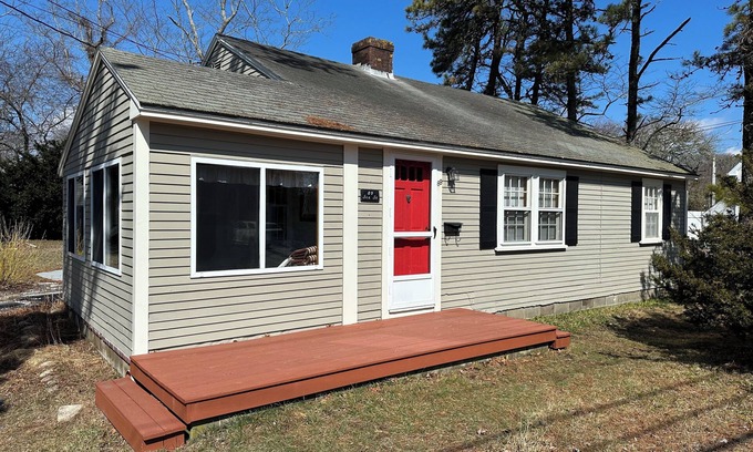 Dennis Port Cottage | .3 Mile to Sea Street Beach on Nantucket Sound!