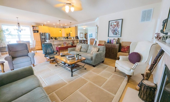 Selbyville House | 3 miles from the beach! 4 bedroom home with a hot tub and backyard!