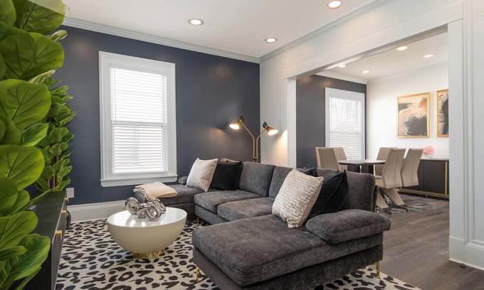 Oneonta Apartment | 3 miles to B Ball, 5 min walk to Downtown! Stocked Kitchen, AC, WiFi, W/D
