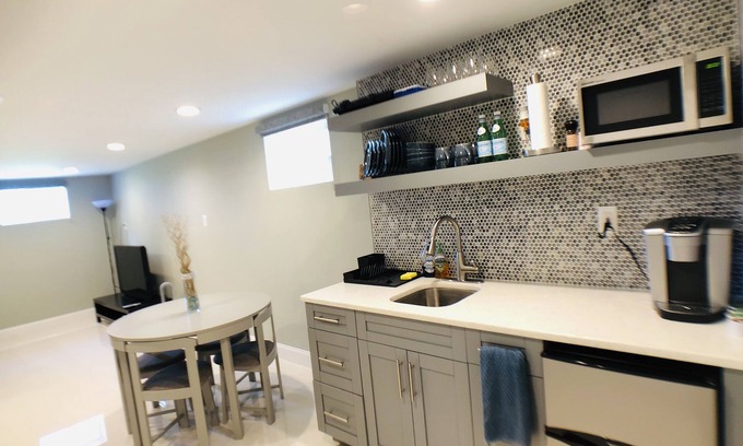 Bayonne Apartment | 3 Min walk to train station - 45 Mins to World Trade Center by train.