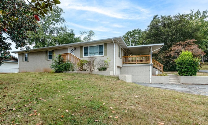Eagleton Village House | 3 Minute Drive to the Airport!! Maryville/Rockford/Alcoa/Knoxville