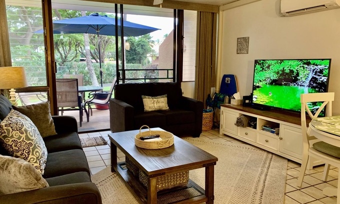 Kihei Condo | 3 minute walk to the beach! Close to restaurants/shops. Updated, clean with A/C