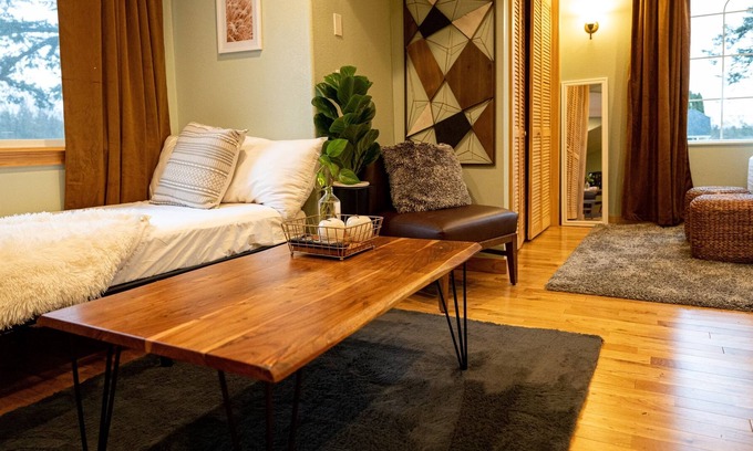 Mount Vernon Apartment | 3 minutes to Tulip’s Field cozy guesthouse