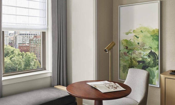 Beacon Hill Hotel | 3 Park View 2 Queen Beds at The Newbury Boston!