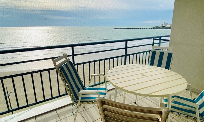 Les Sables d'Olonne Apartment | 3-Room Apartment at Central Beach with Terrace, Pets Allowed