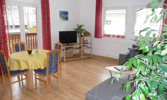 Ostseebad Baabe Apartment | 3-room apartment 3 with balcony - Haus Waterkant - approx. 300 m to the beach